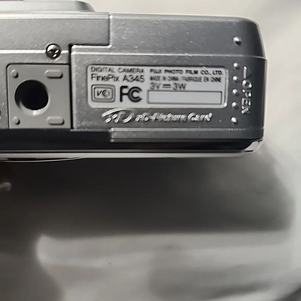 Fujifilm Finepix A345 4.1MP‎ Digital FOR PARTS NOT WORKING LENS ERROR